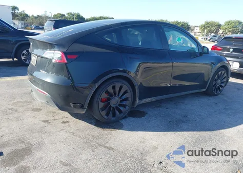2023 Tesla Model Y Performance Dual Motor All-Wheel Drive z USA, uszkodzony, nr VIN 7SAYGDEF8PF662376